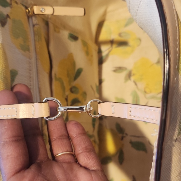 KATE SPADE CANVAS STORYBOOK LEMON PRINT TOTE EUC - Picture 10 of 12